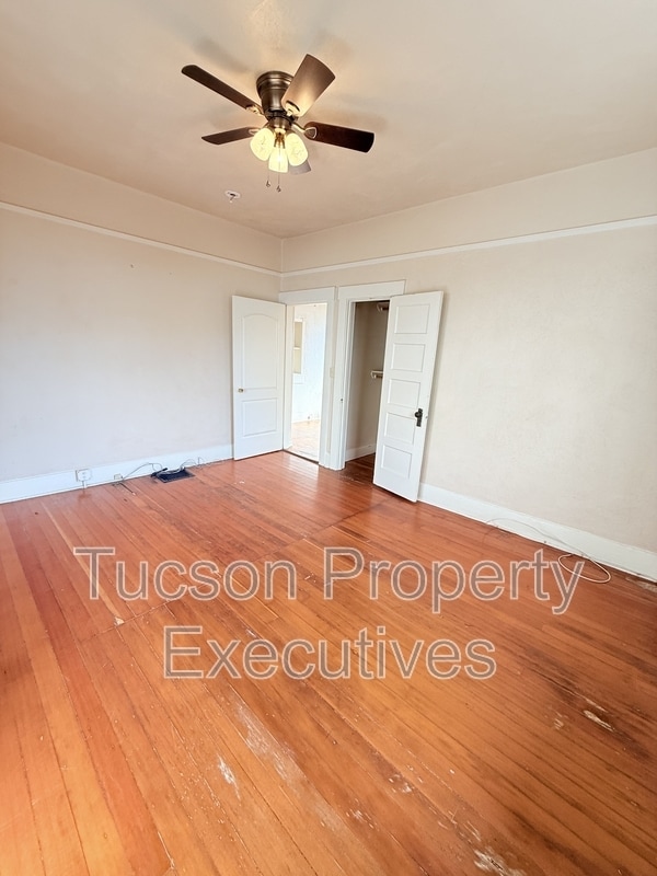 Building Photo - 340 S Scott Ave