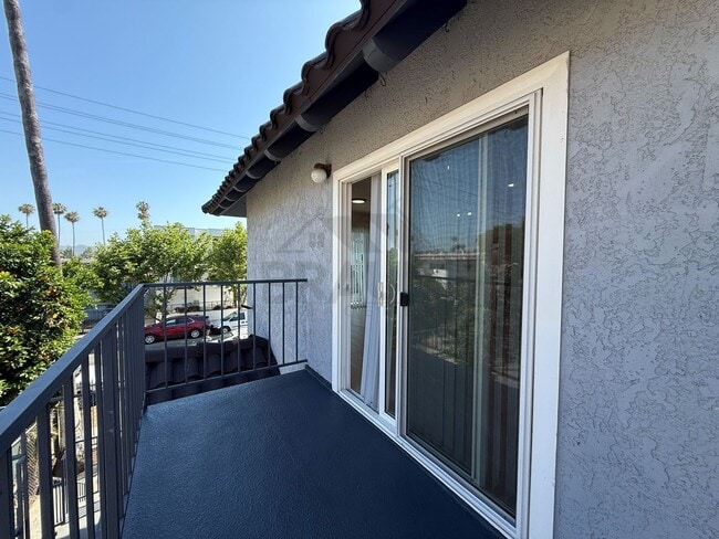 Building Photo - 14801 Delano St