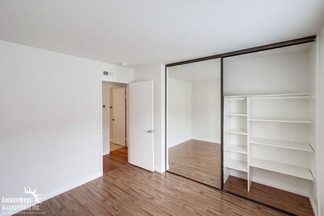 Building Photo - Beautiful 2Bdm 2Ba Condo in La Jolla Colon...