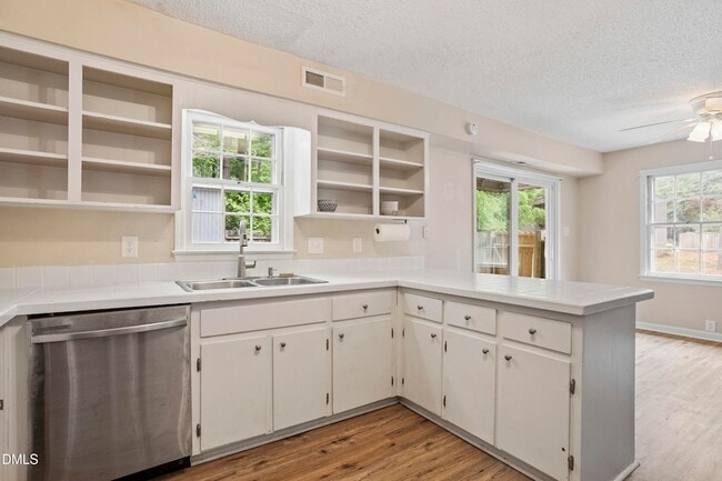 Building Photo - 1801 Quail Ridge Rd