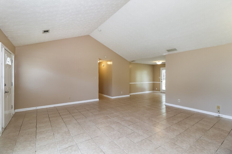 Building Photo - 3935 Willowmeade Dr