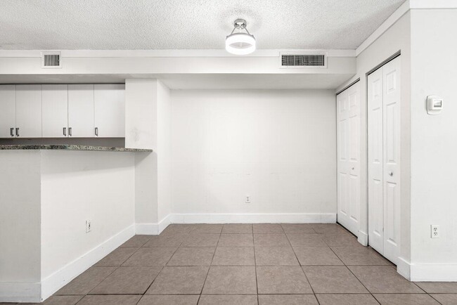 Building Photo - 127 Yacht Club Way