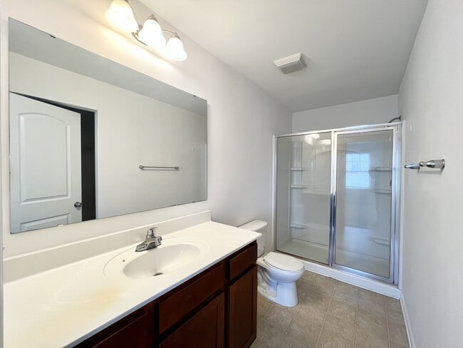 Building Photo - 12712 Persimmon Tree Dr