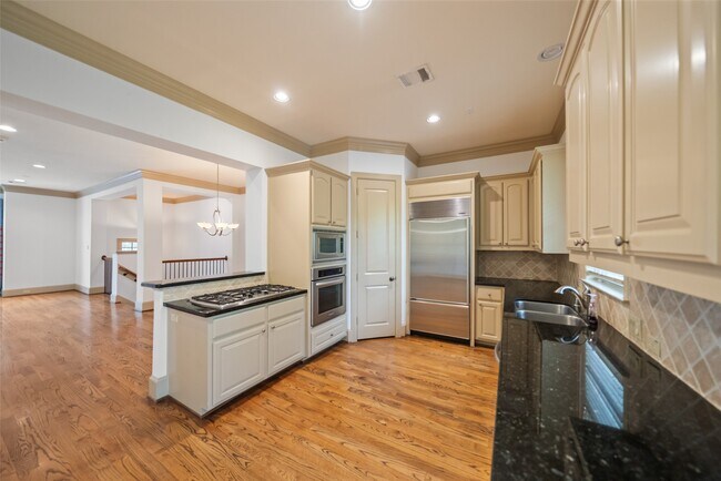 Building Photo - 4607 Regent Manor Dr