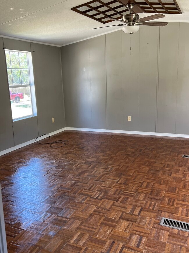 Building Photo - 28381 Petes Hwy