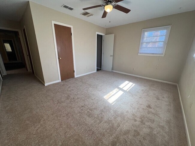 Building Photo - 2301 River Oaks Cir