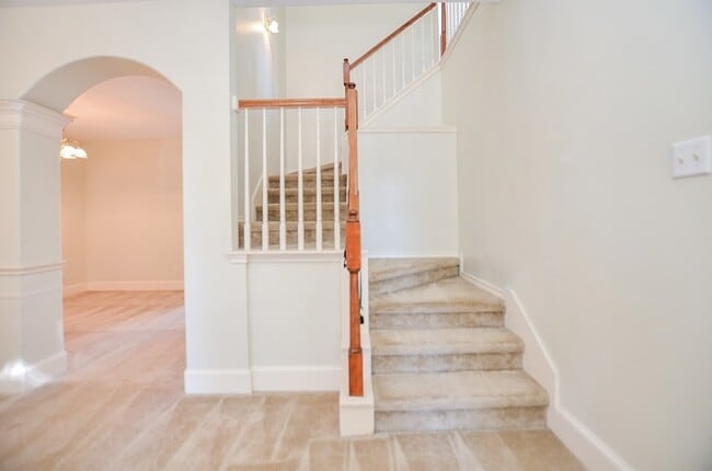 Building Photo - 21210 Woodland Green Dr