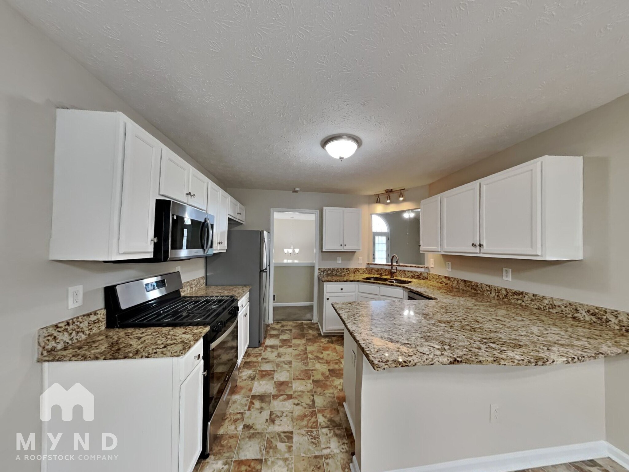 Building Photo - 495 Princeton Dr