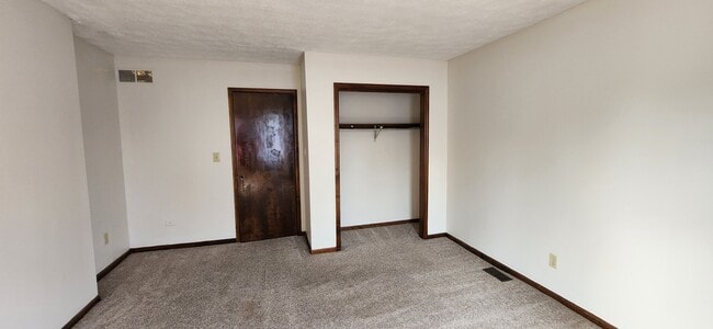 Building Photo - 114 King Ave