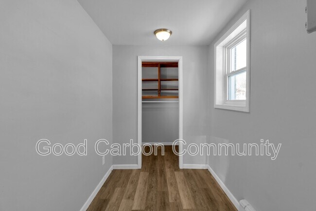 Building Photo - 1190 Orchard Park Rd