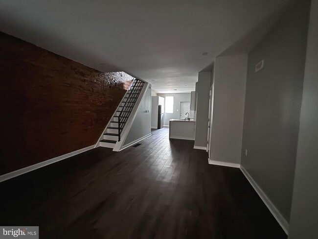 Building Photo - 31 S Salford St
