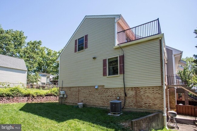 Building Photo - 144 N Bedford St