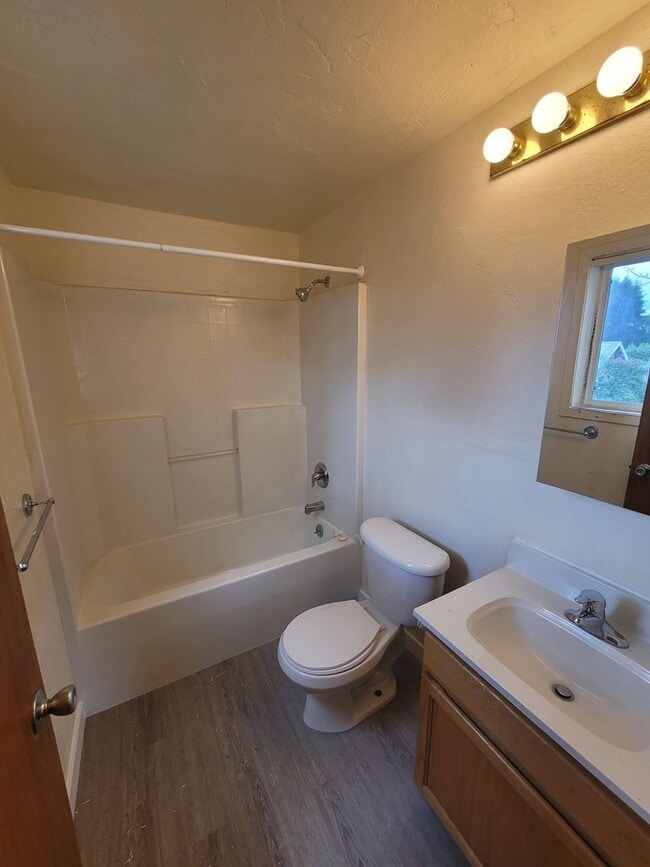 Building Photo - 666n52