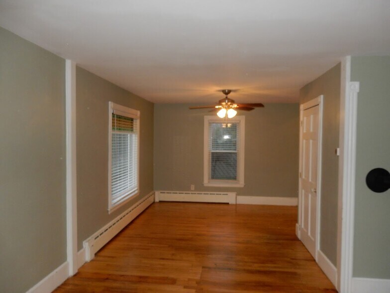 Building Photo - 12 Melcher Ct