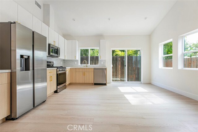 Primary Photo - 914 Geneva St