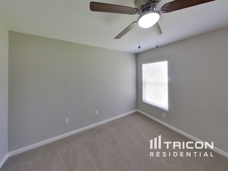Building Photo - 806 Sea Holly Dr