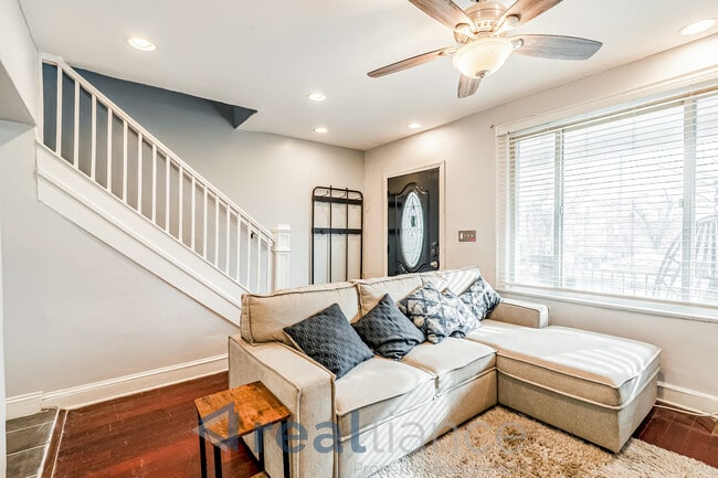 Building Photo - 2302 E St NE