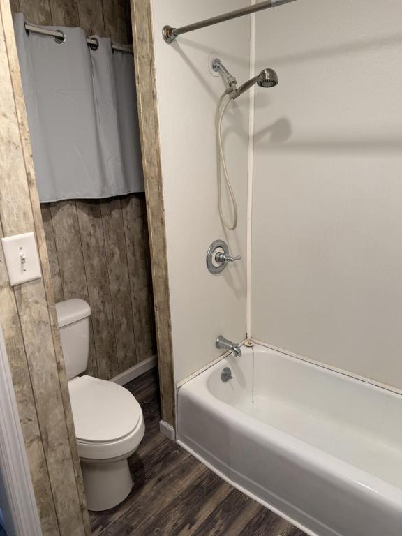 Building Photo - 214 Logan Blvd