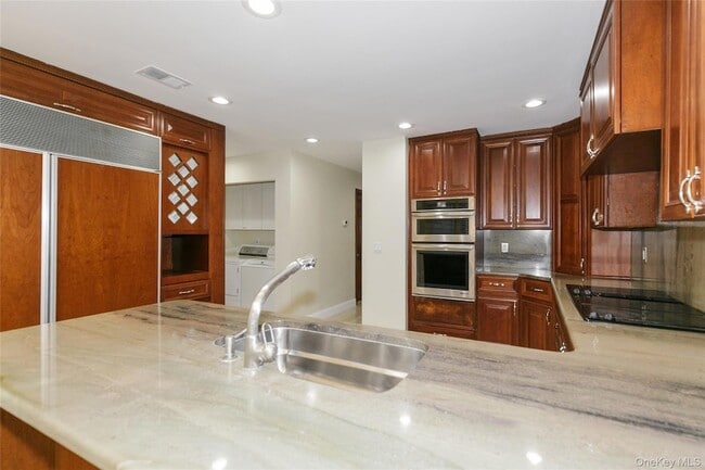 Building Photo - 1 Tiffany Cir