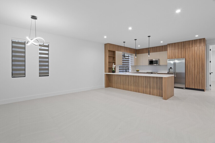 Building Photo - 917 SW 78th Pl