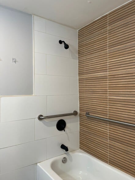 Building Photo - 212 Zabriskie St