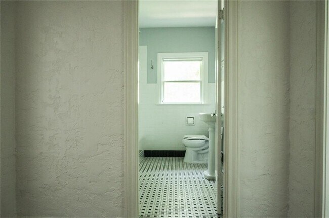 Building Photo - 2301 Enfield Rd