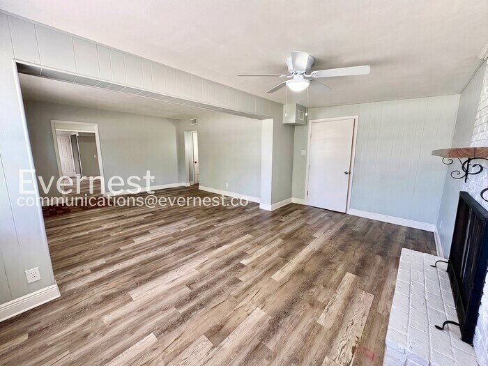 Building Photo - 10115 N Ashley St