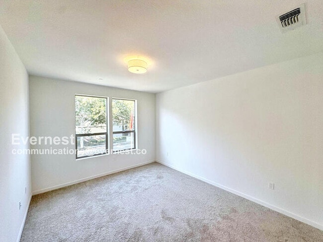 Building Photo - 6117 Bridgecross Dr