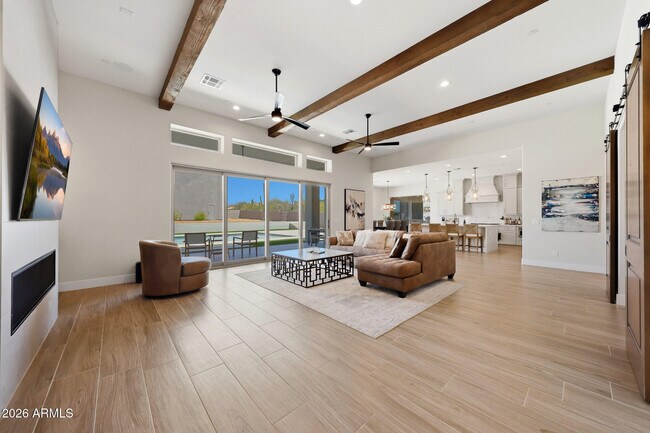 Building Photo - 6896 E Lomas Verdes Dr