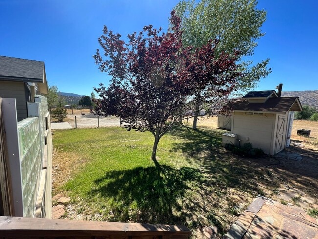 Building Photo - BEAUTIFUL Mountain Home