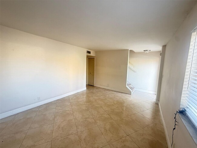 Building Photo - 5646 Blueberry Ct