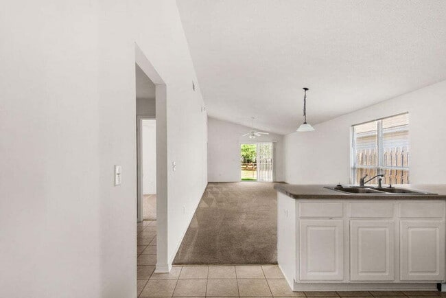 Building Photo - "Charming 3-Bedroom Home in Shalimar!"