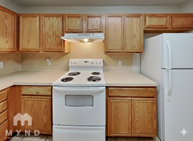 Building Photo - 528 N Brentwood Ave