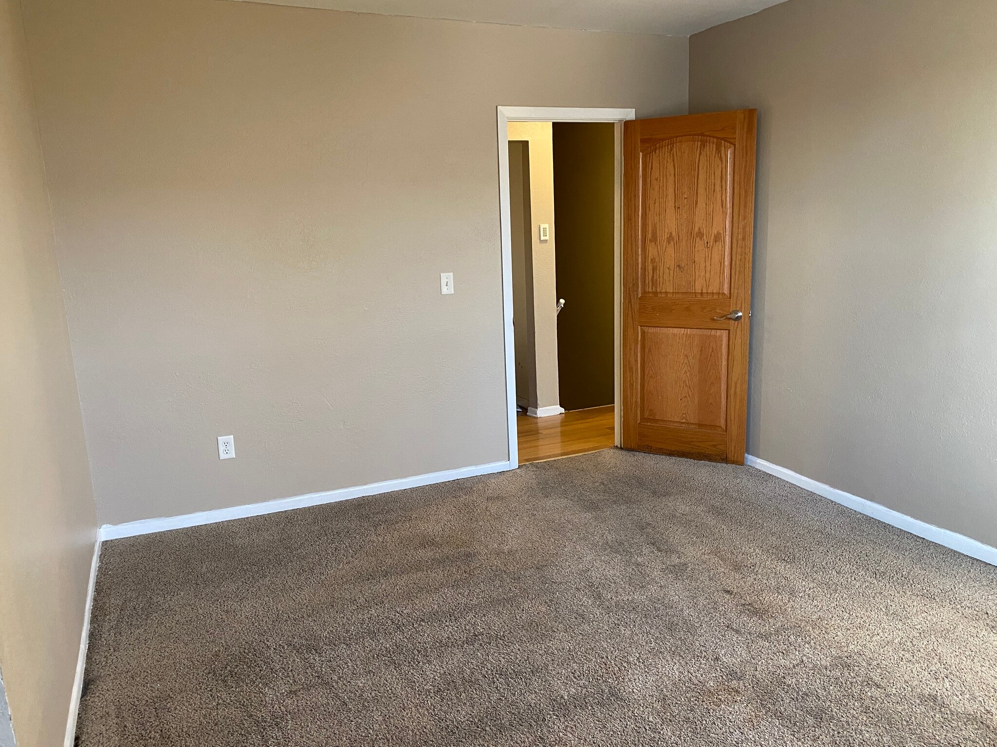 Building Photo - 3006 Emerson Avenue N #2