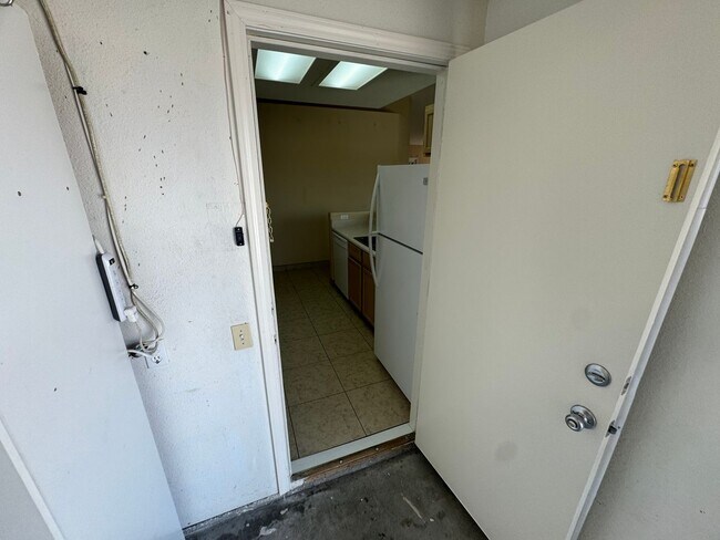 Building Photo - Charming 3-bedroom home located in the picturesque town of Pahrump!