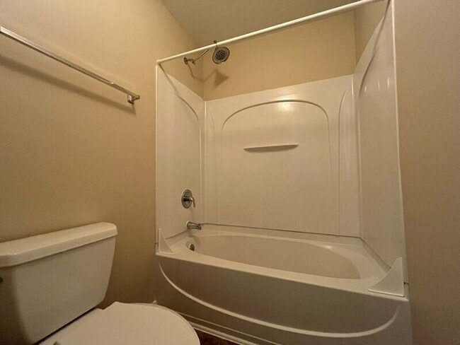 Building Photo - 2043 Covered Bridge Ct