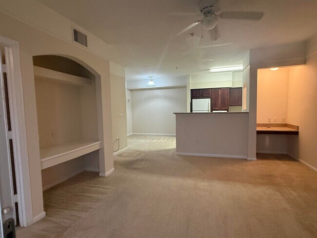 Building Photo - 2801 Chancellorsville Dr