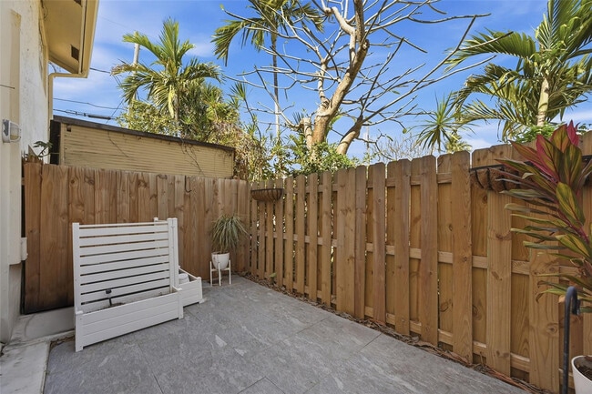 Building Photo - 4525 Bougainvilla Dr