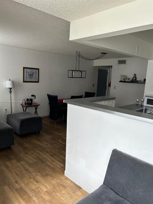 Building Photo - 250 180th Dr