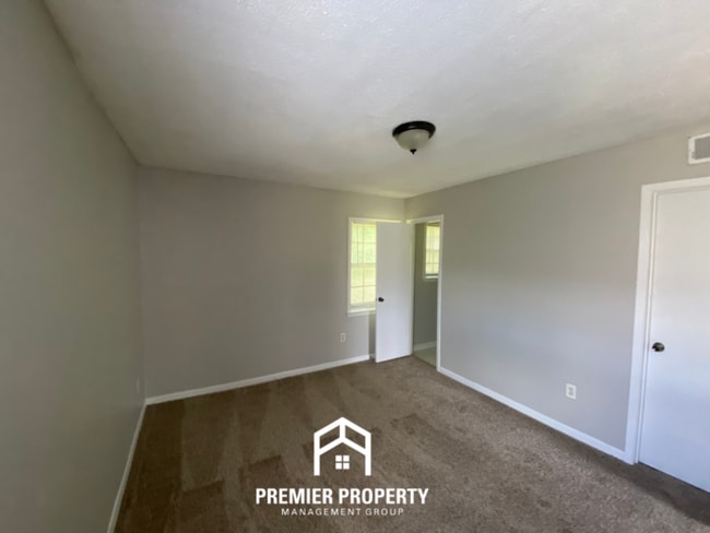 Building Photo - 30 Lydgate Ave