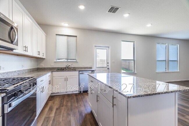 Building Photo - 165 Acorn Cir