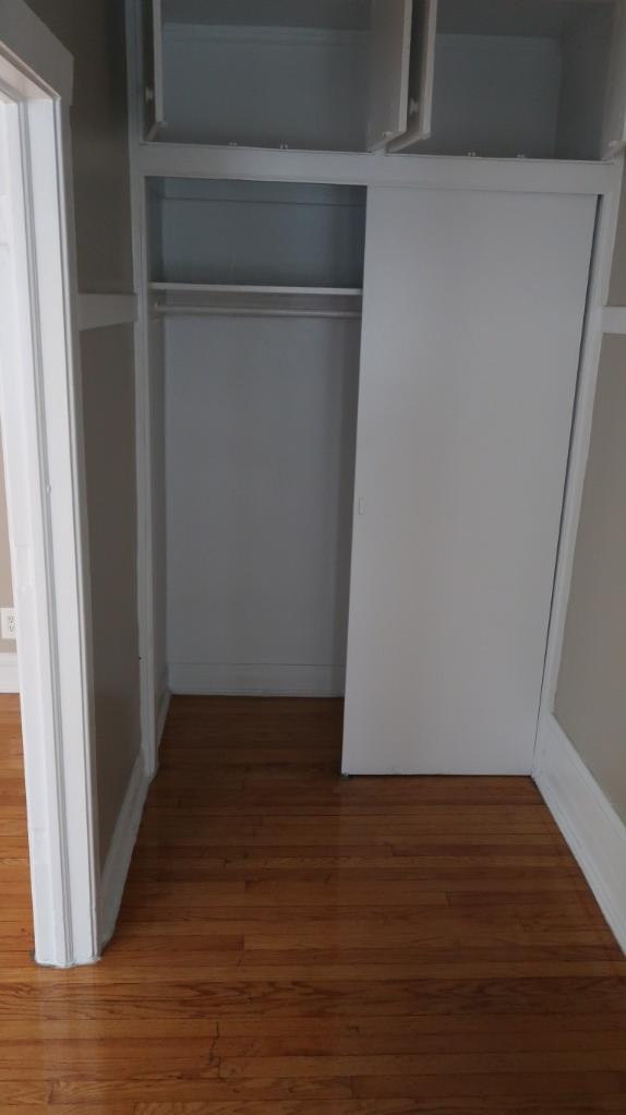 Building Photo - 1712 W Albion Ave