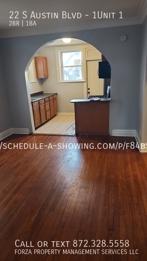 Building Photo - 22 S Austin Blvd