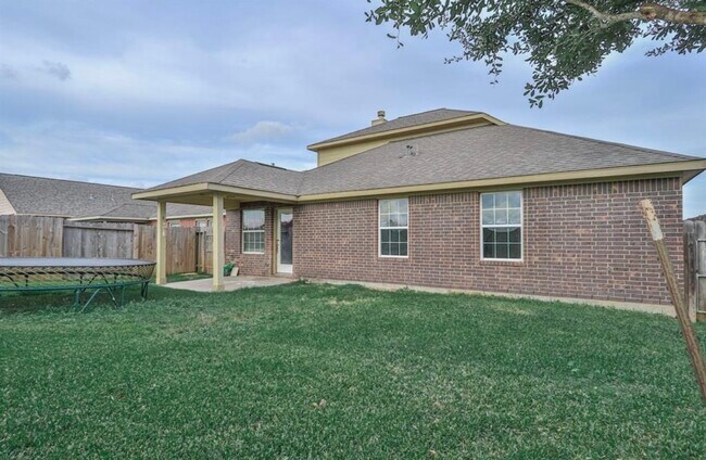 Building Photo - 23215 Peerless Dr