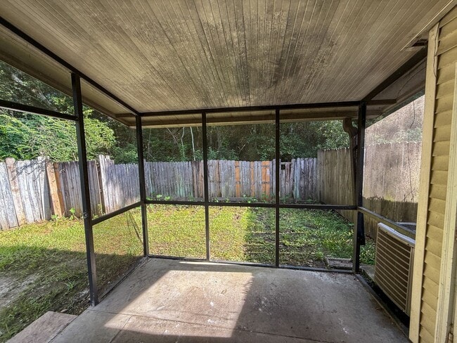 Building Photo - Pet Friendly & Completely remodeled 2 bedr...