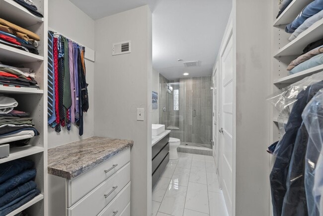 Building Photo - 367 Auden Ave