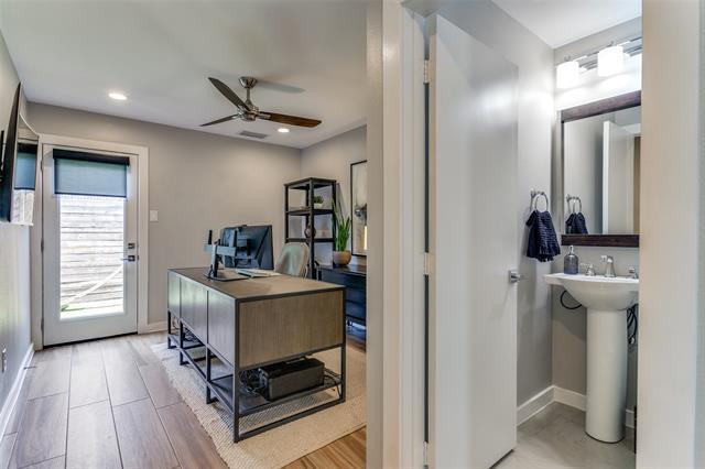 Building Photo - 1925 California Dr