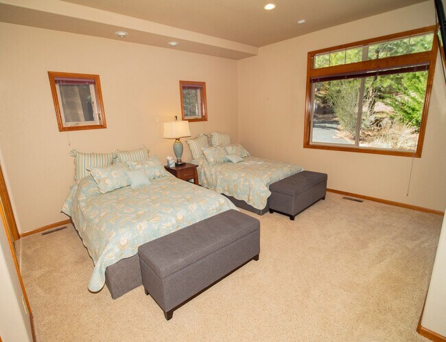 Building Photo - Beautiful home for rent in Galena Forest