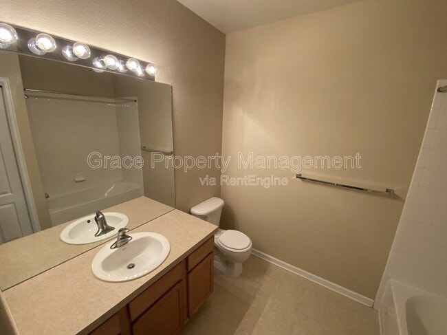 Building Photo - 4645 Hahns Peak Dr