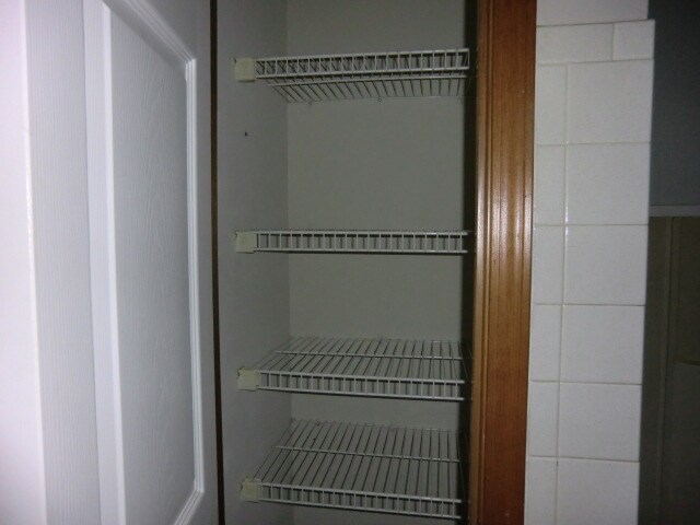 Building Photo - 2117 N Center St